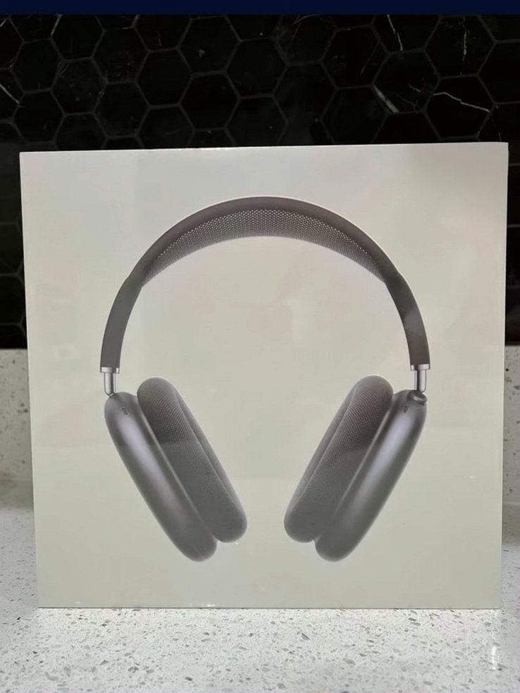 Apple AirPods Max Space Gray Unlocked - Used