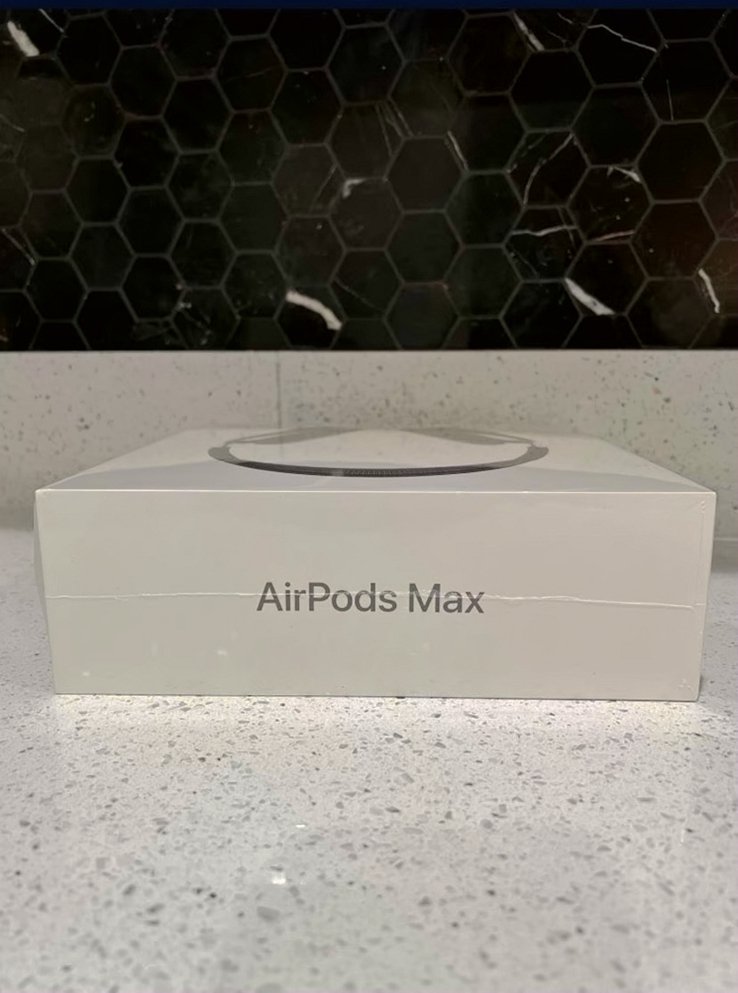 Apple AirPods Max Space Gray Unlocked - Used image 4