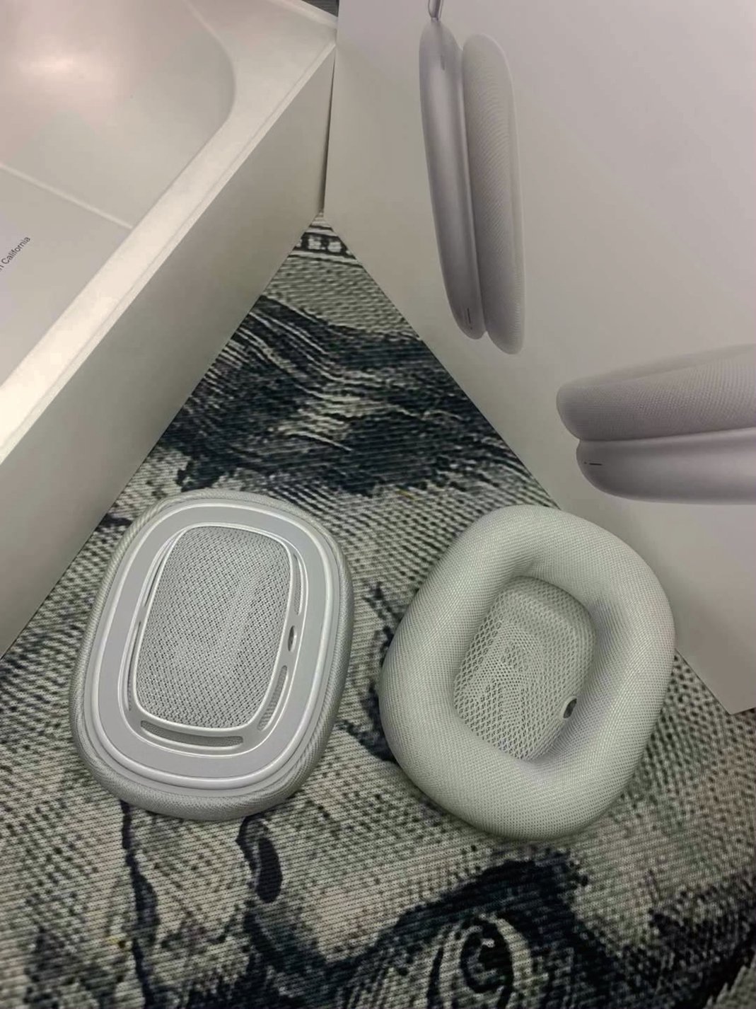 Apple AirPods Max Silver Used image 3