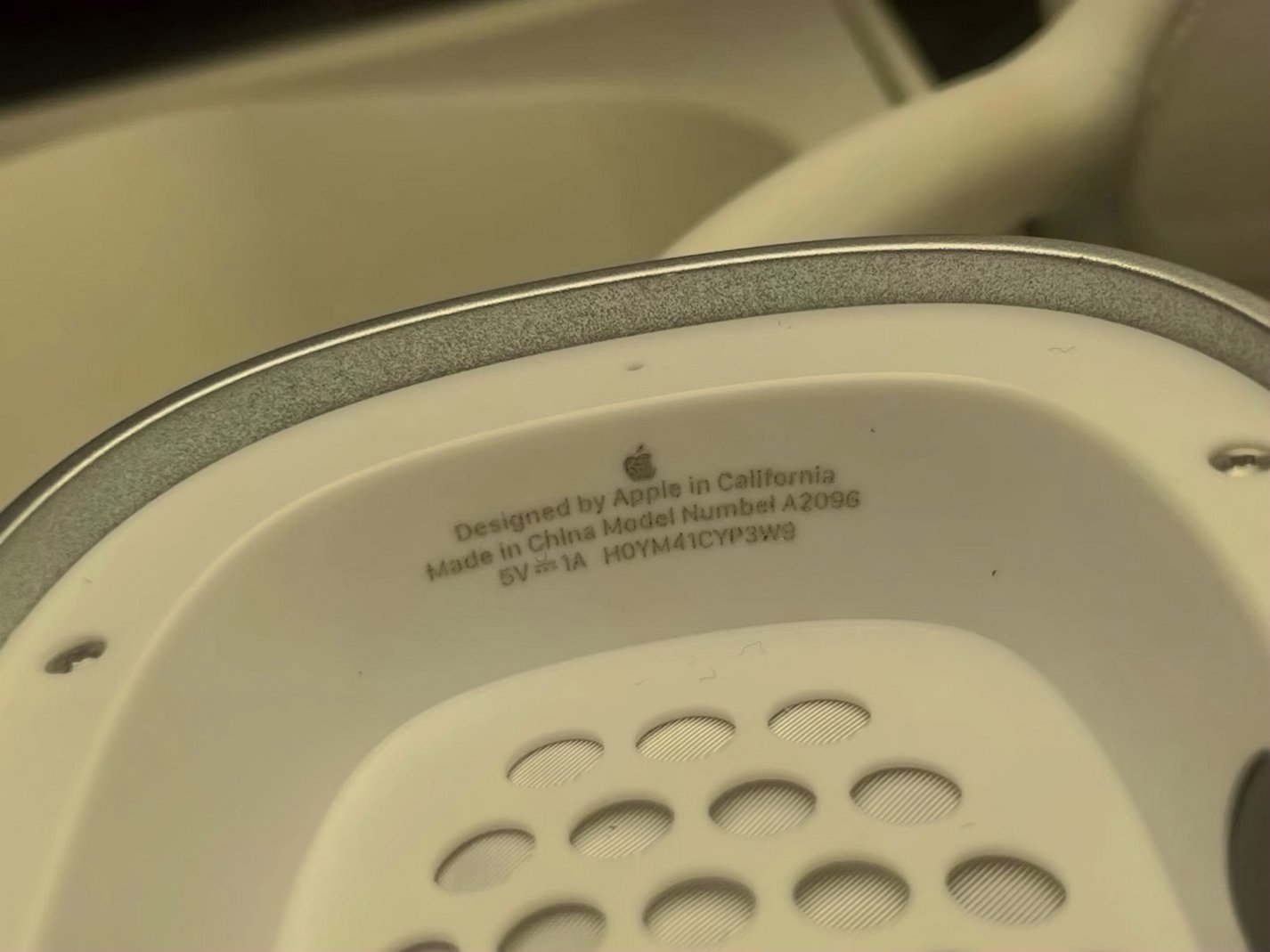 Apple AirPods Max Silver Used image 4