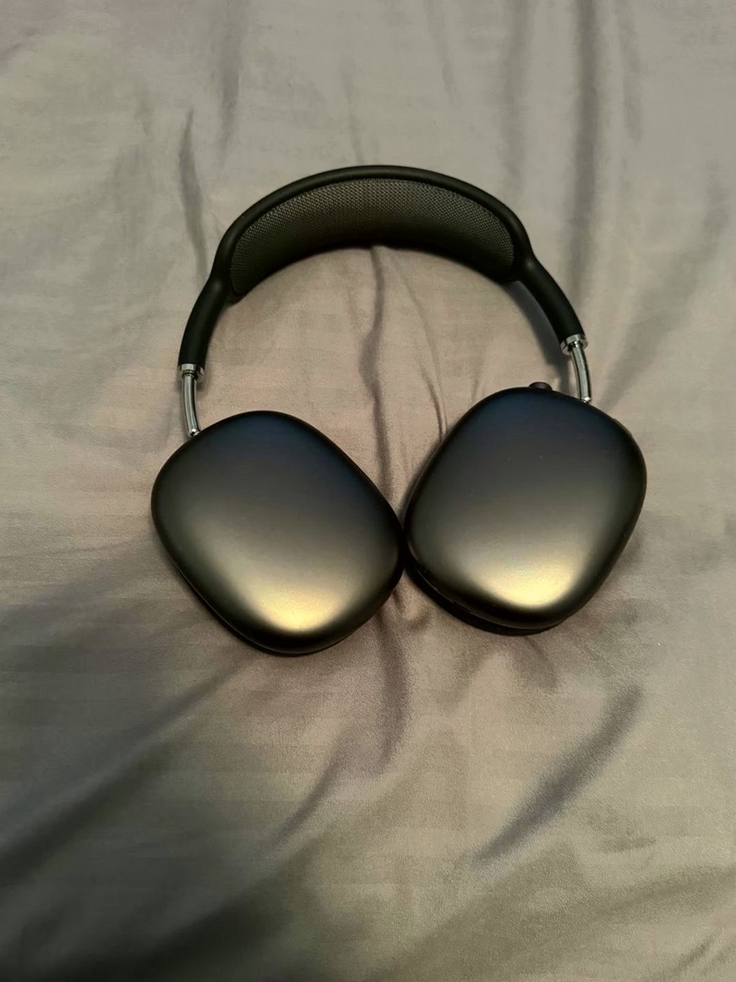 Apple AirPods Max Headphones 1J66 Used image 3
