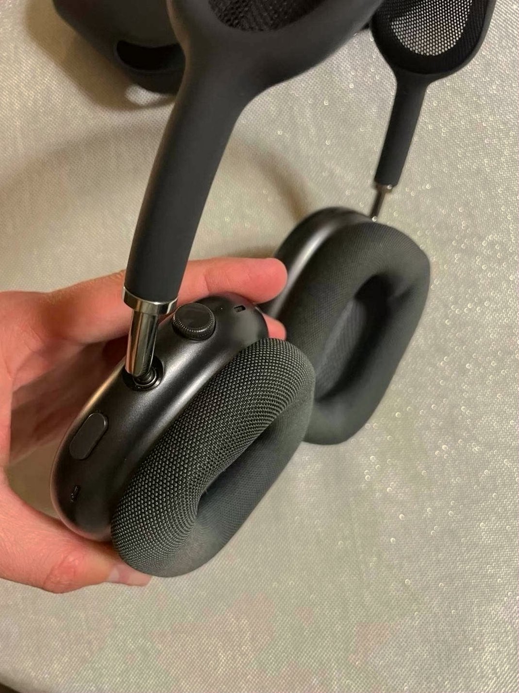 Apple AirPods Max 1B59 Space Gray Used image 4