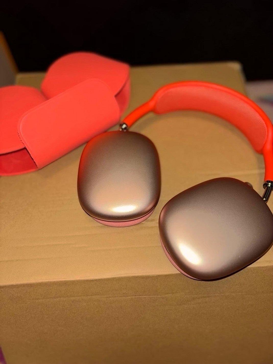 Apple AirPods Max PINK Unlocked - Used image 2