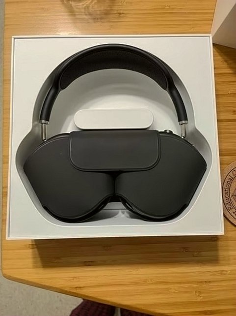 Apple AirPods Max 6X36 Space Gray Unlocked - Used image 2