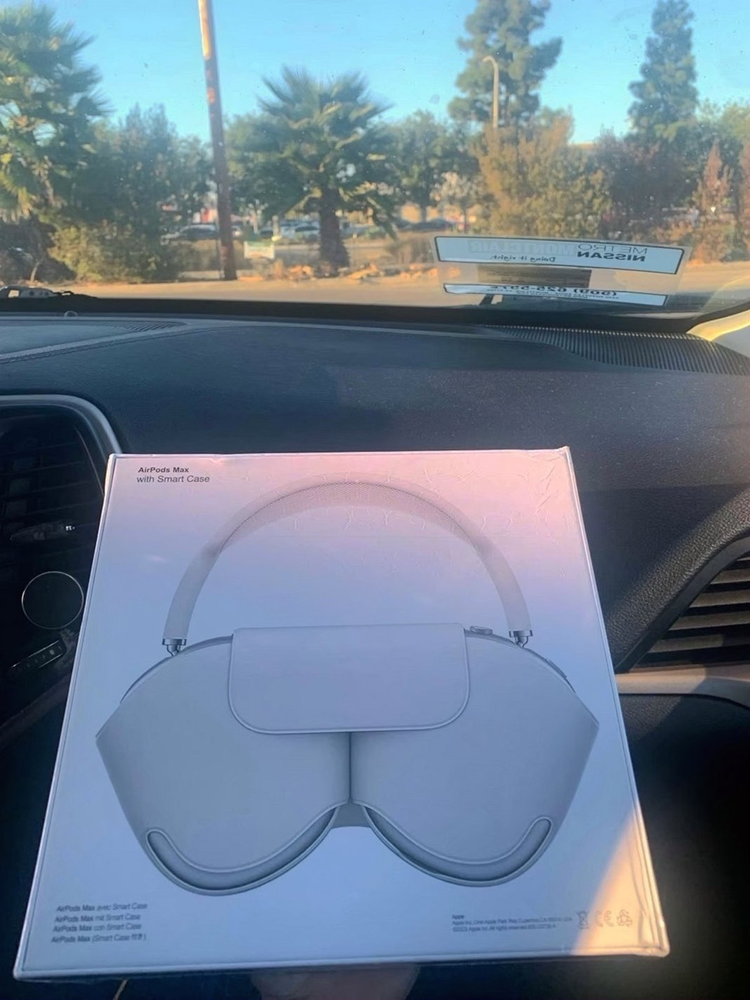 Apple AirPods Max 3H85 Silver Unlocked - Used image 4