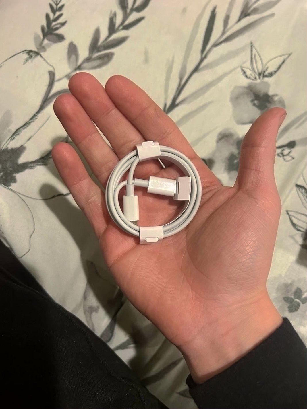 Apple AirPods Max 3Z73 Used image 2