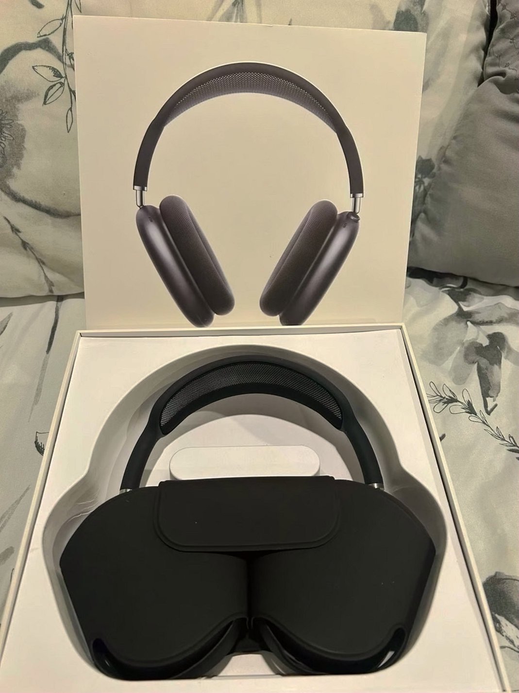 Apple AirPods Max 3Z73 Used image 3