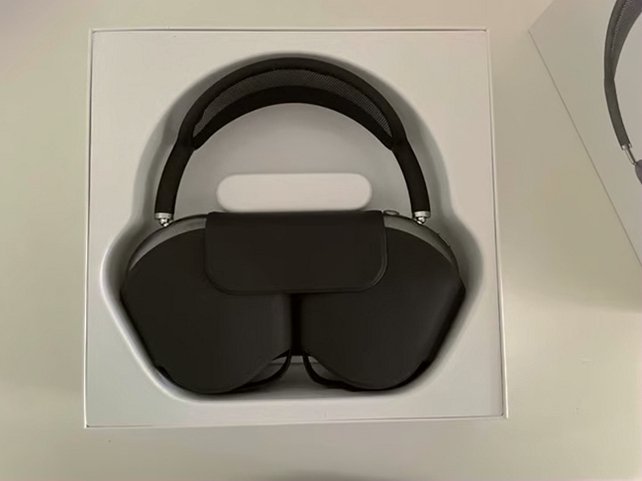 Apple AirPods Max Space Gray Unlocked - Used image 2