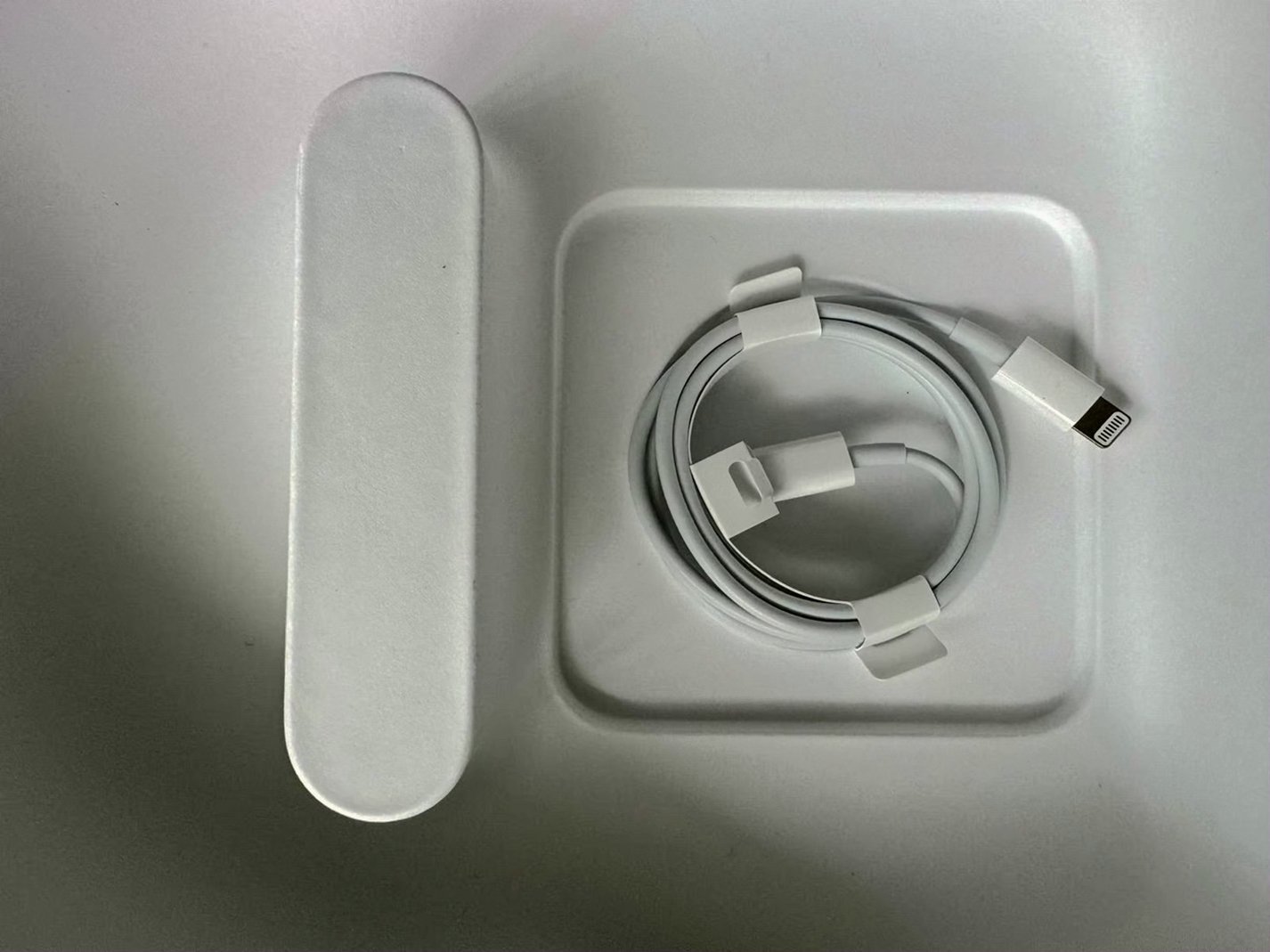 Apple AirPods Max 2X29 Used image 5