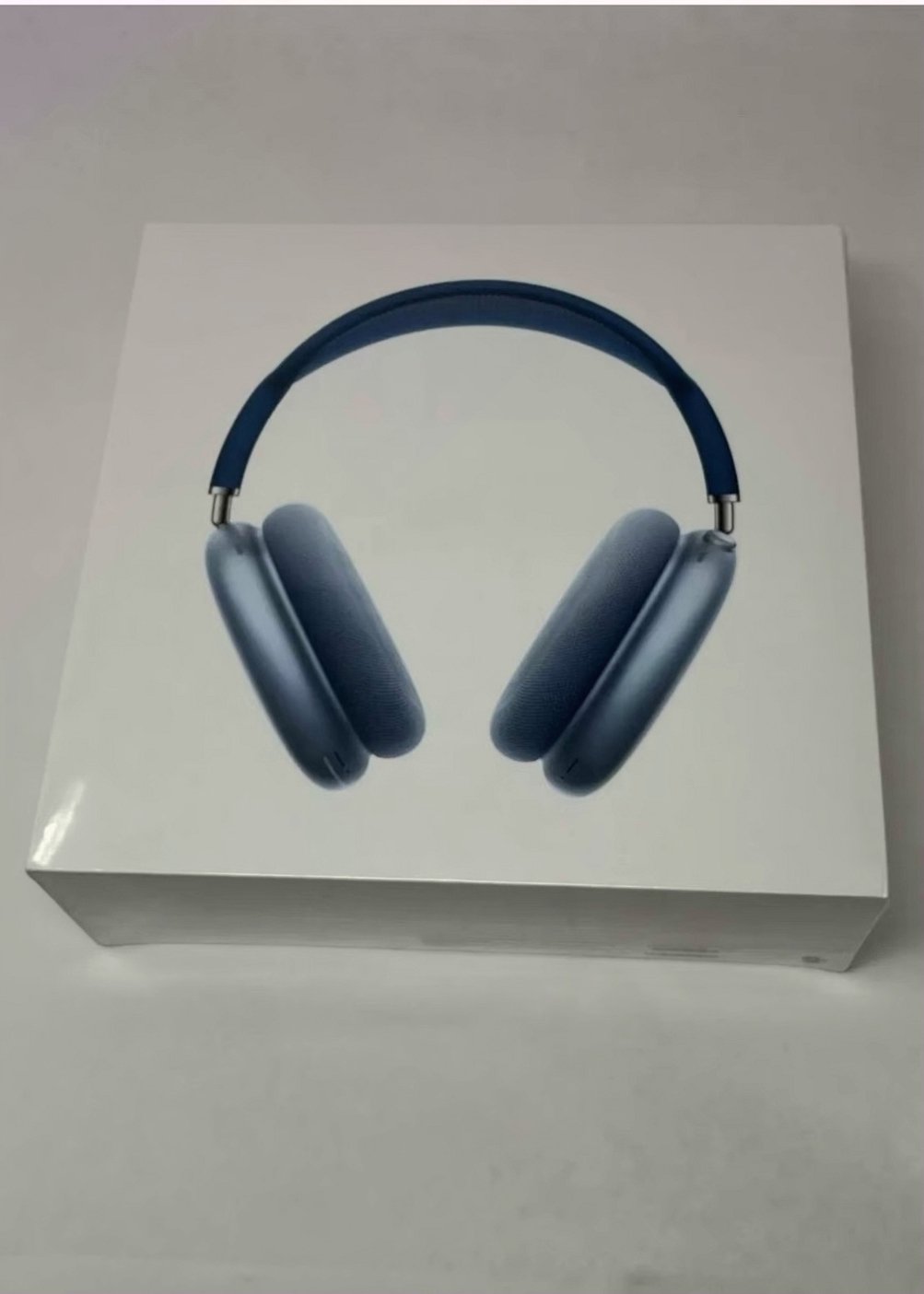Apple AirPods Max Sky Blue Unlocked - Used image 2