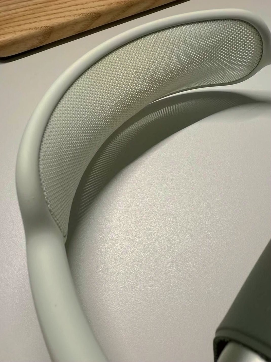 Apple AirPods Max Green Unlocked - Used image 2