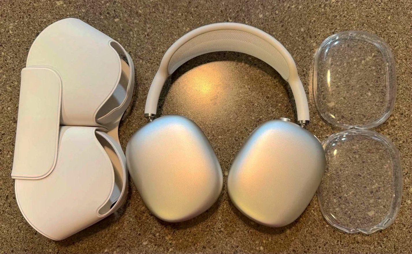 Apple AirPods Max Starlight USB-C Unlocked - Used image 2