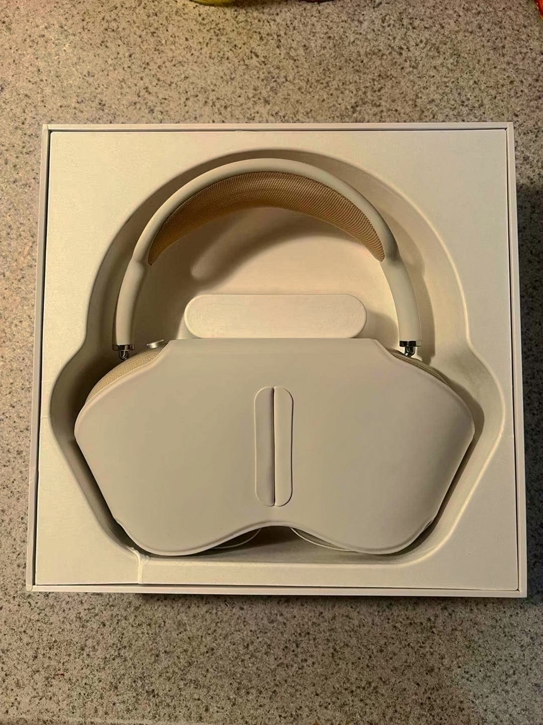 Apple AirPods Max Starlight Unlocked - Used