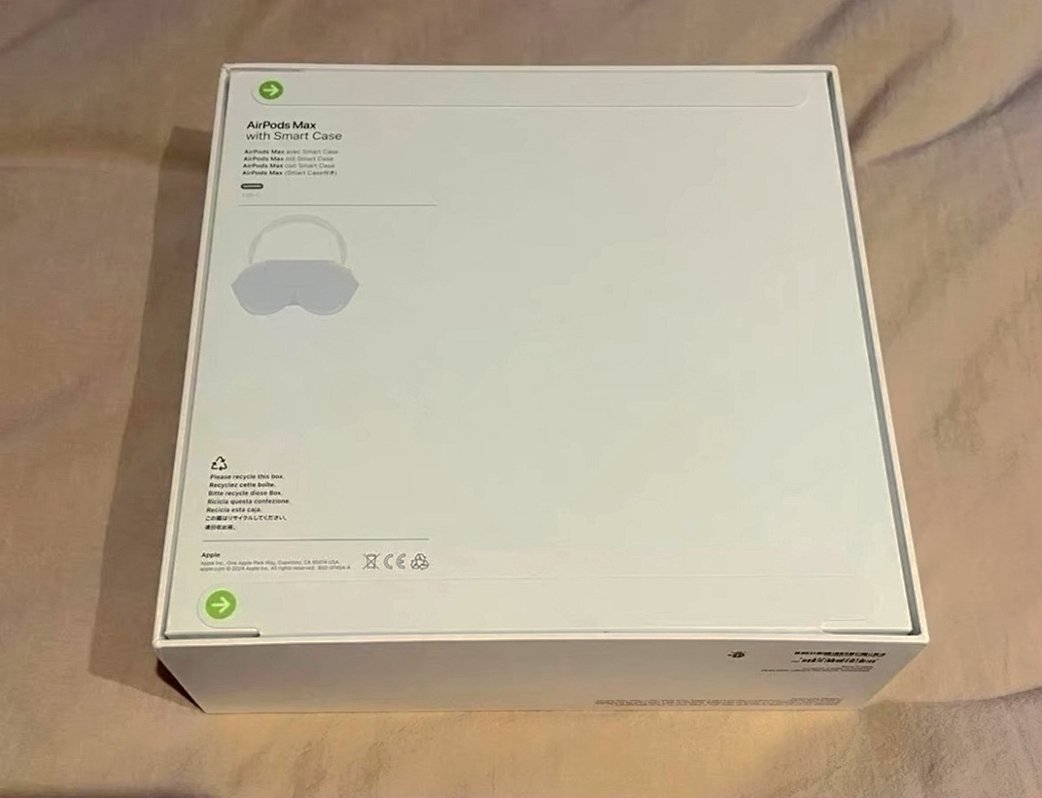 Apple AirPods Max USB-C Midnight Unlocked - Used image 2