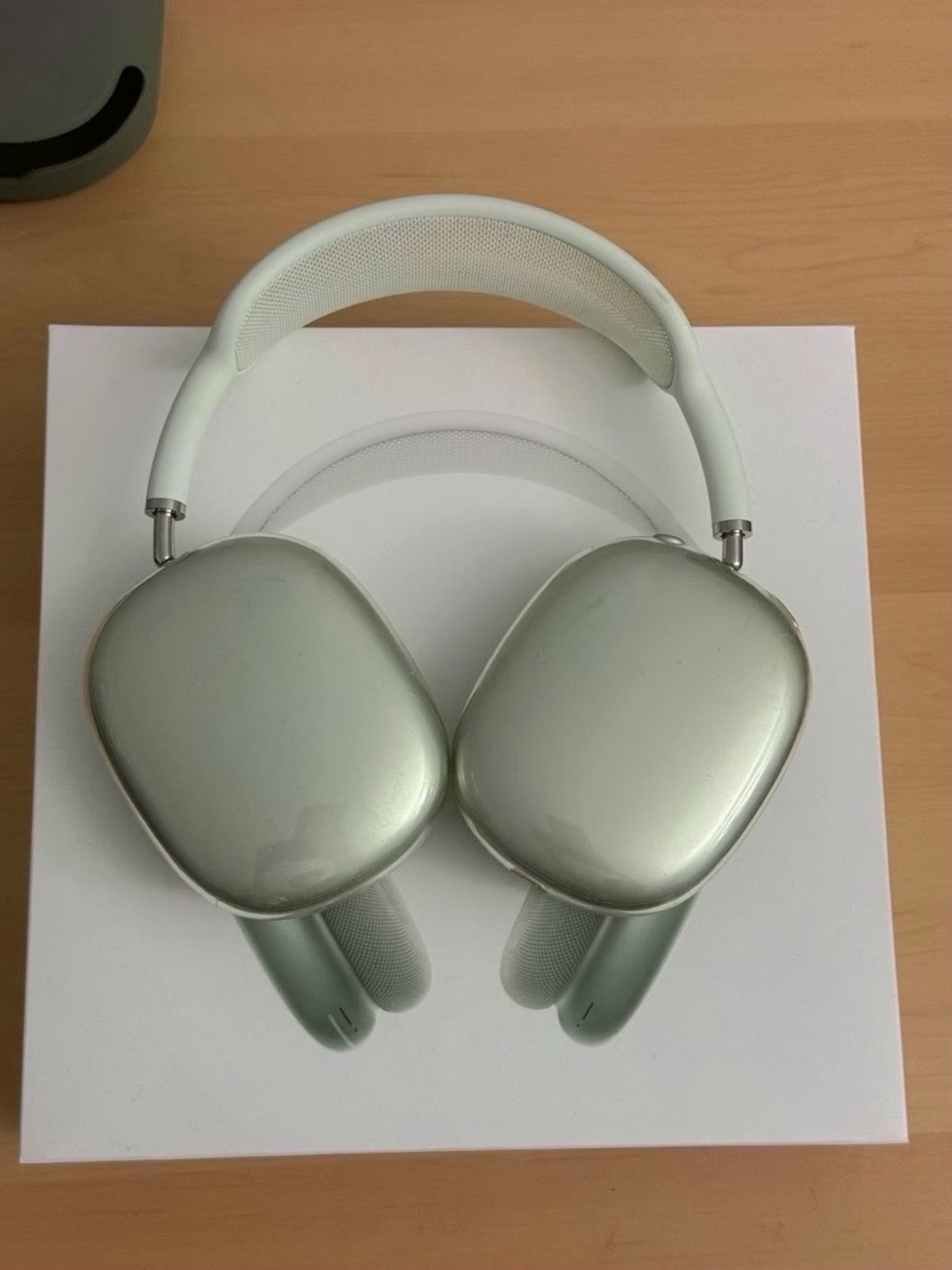 Apple AirPods Max Green Unlocked - Used