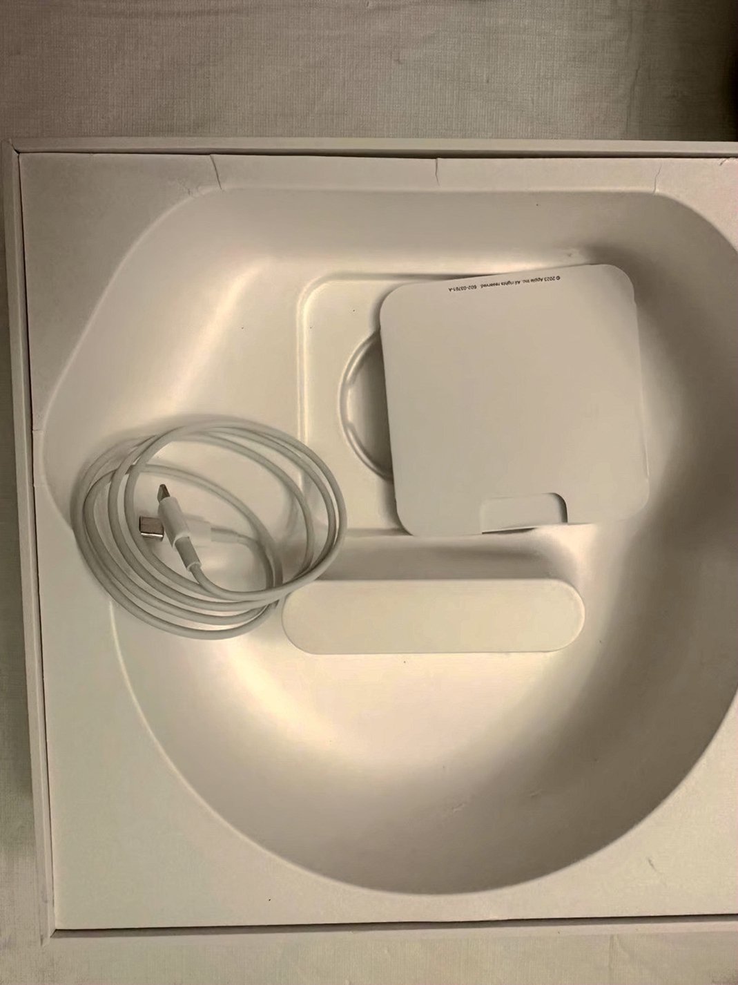 Apple AirPods Max 7B29 - Used image 4