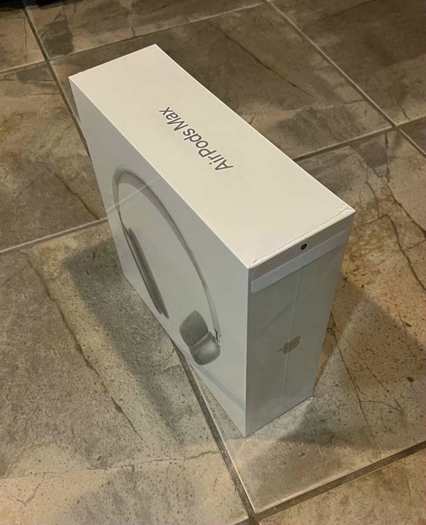 Apple AirPods Max 8L65 Green Unlocked - Used image 3