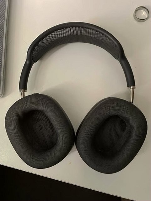 Apple AirPods Max Space Gray Unlocked - Used image 2
