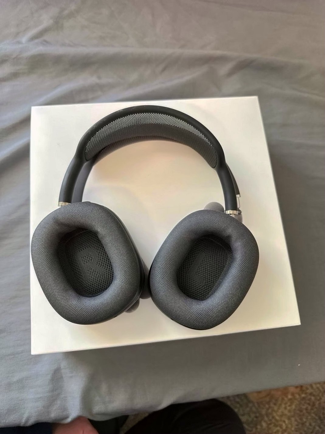 Apple AirPods Max 6U97 Space Grey Used image 2