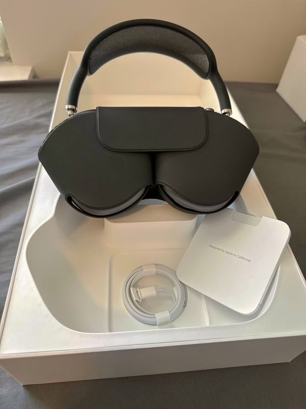 Apple AirPods Max 6U97 Space Grey Used image 4