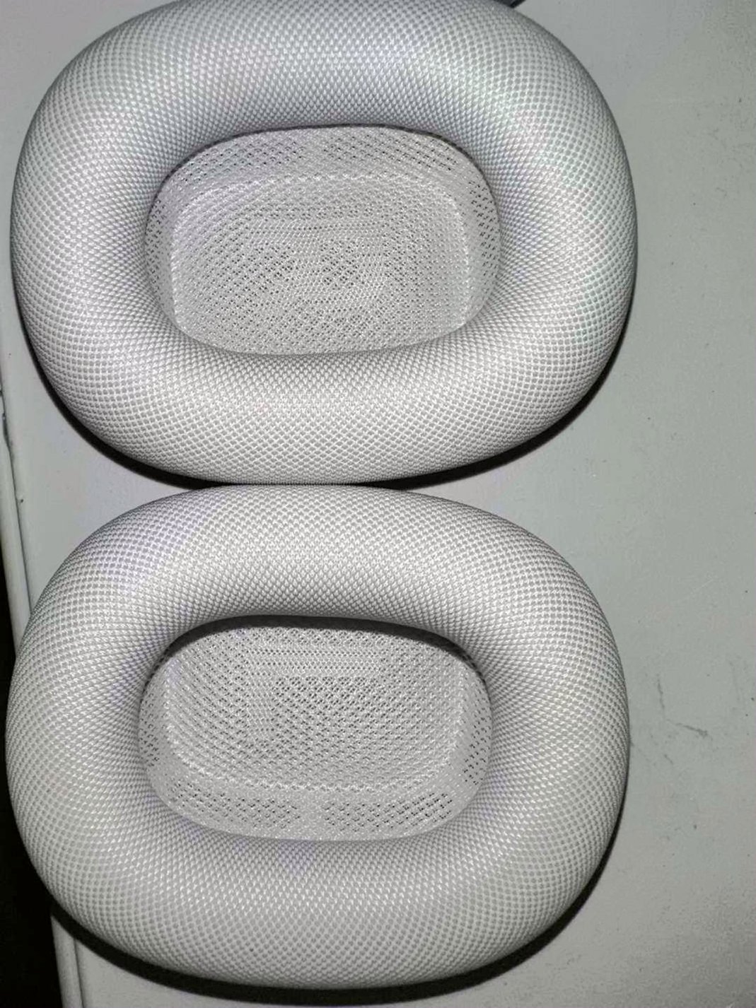 Apple AirPods Max with Smart Case 1Z82 - Used image 5