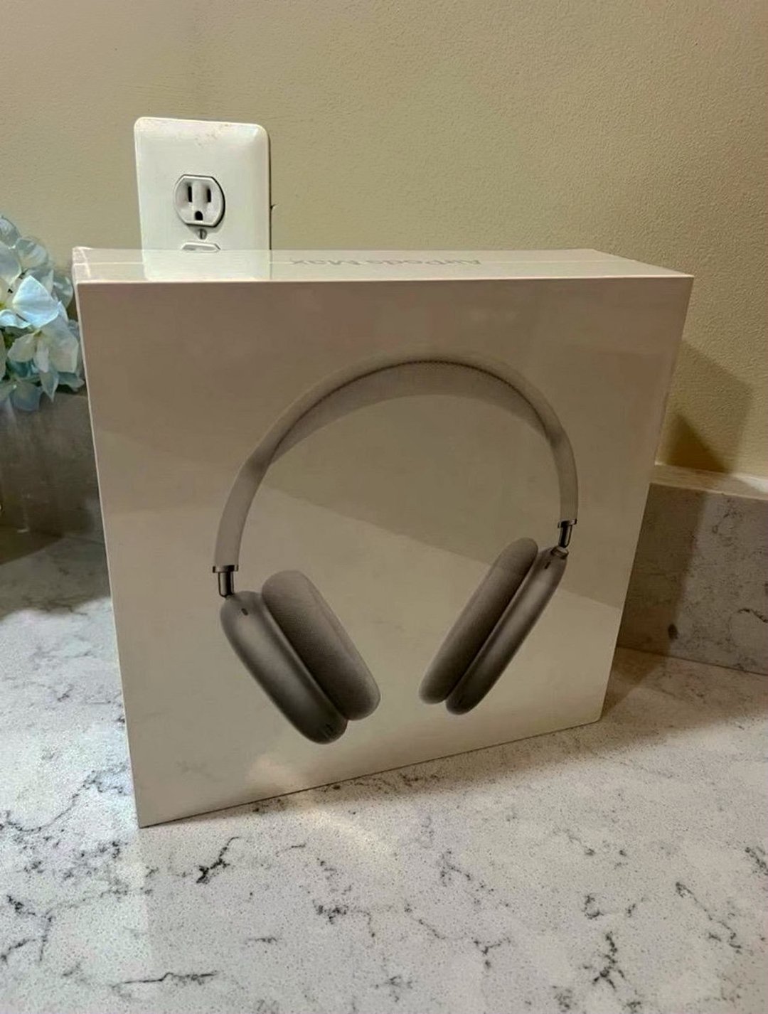 Apple AirPods Max Silver Unlocked - Used