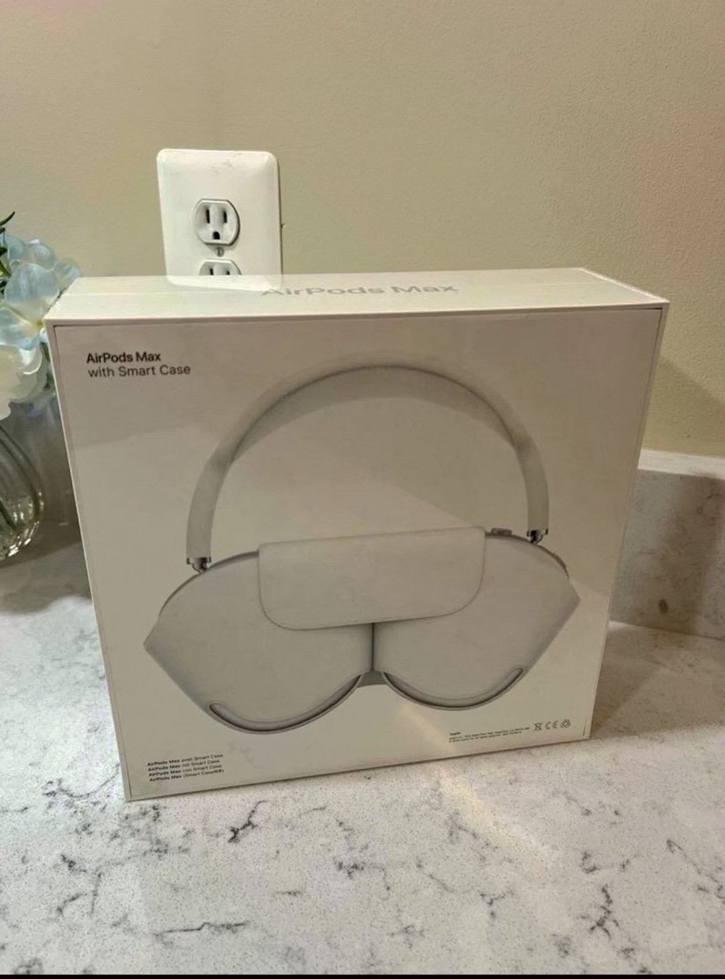 Apple AirPods Max Silver Unlocked - Used image 2