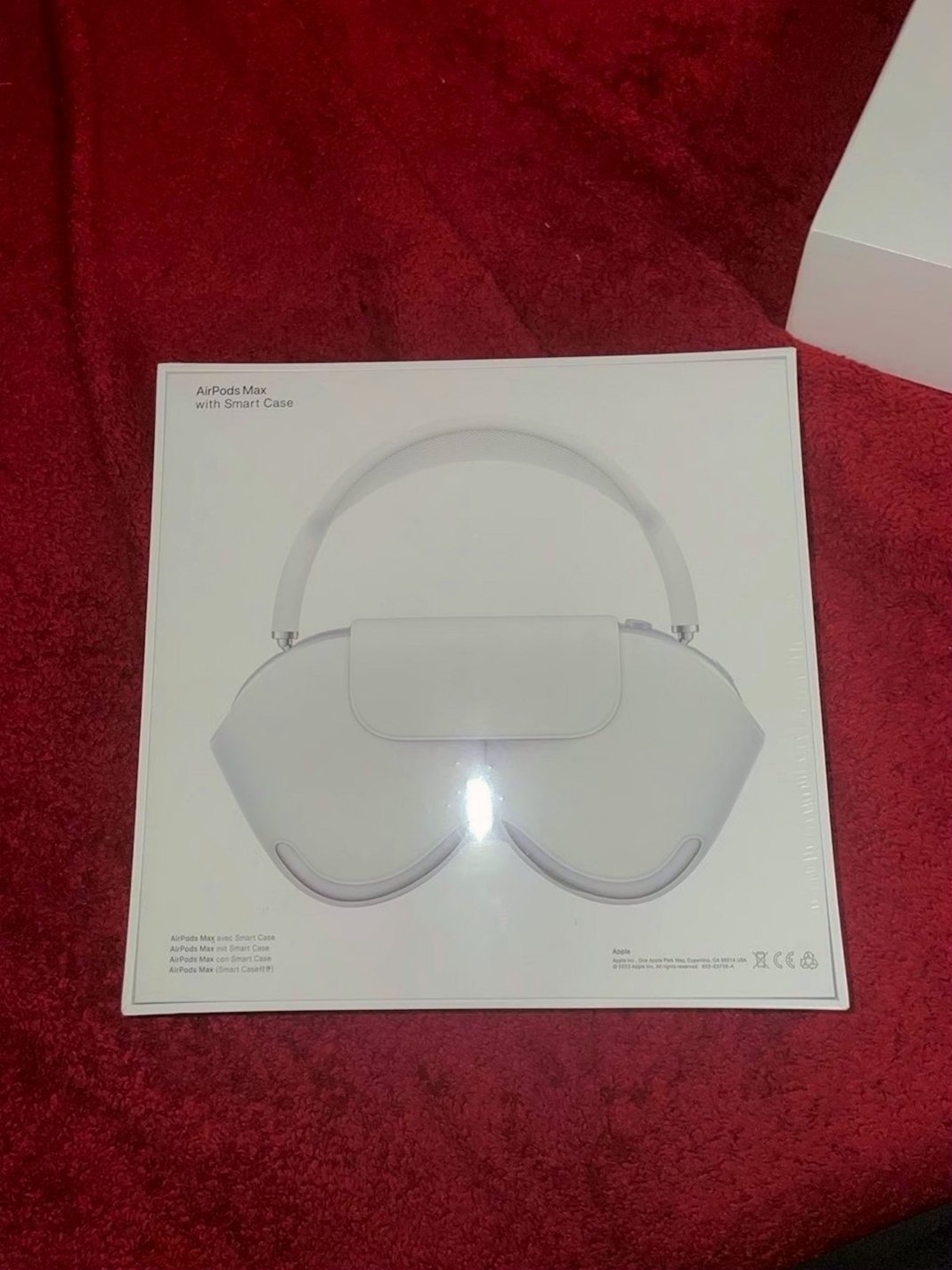 Apple AirPods Max 2A62 Used - Unlocked - Black/White/Blue image 2