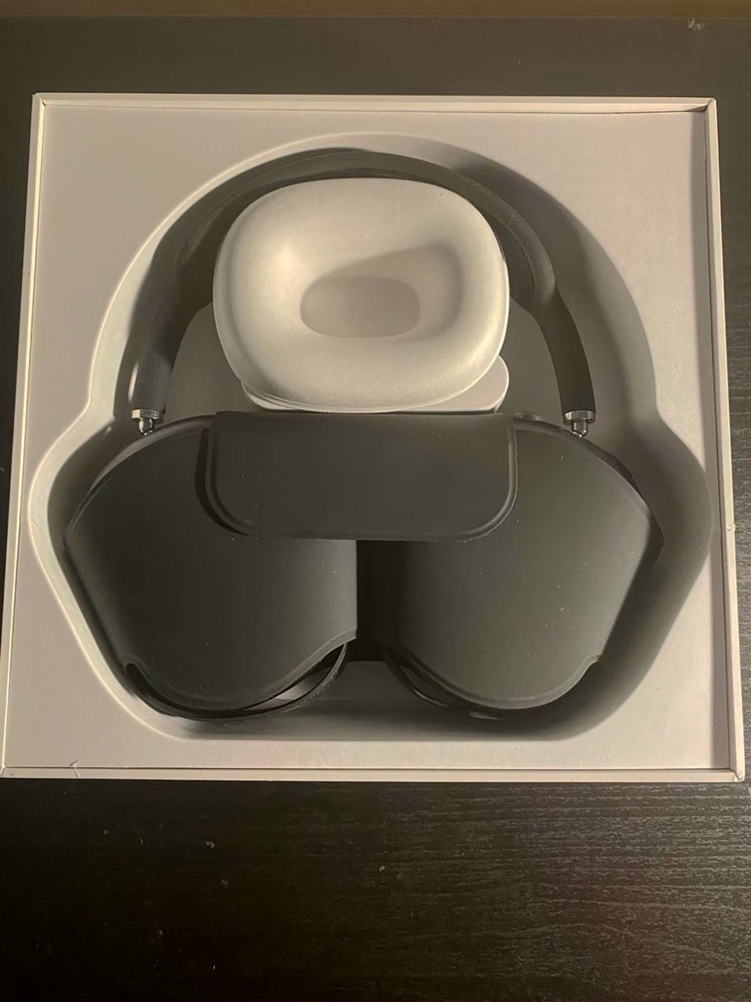 Apple AirPods Max Space Grey Unlocked - Used image 4