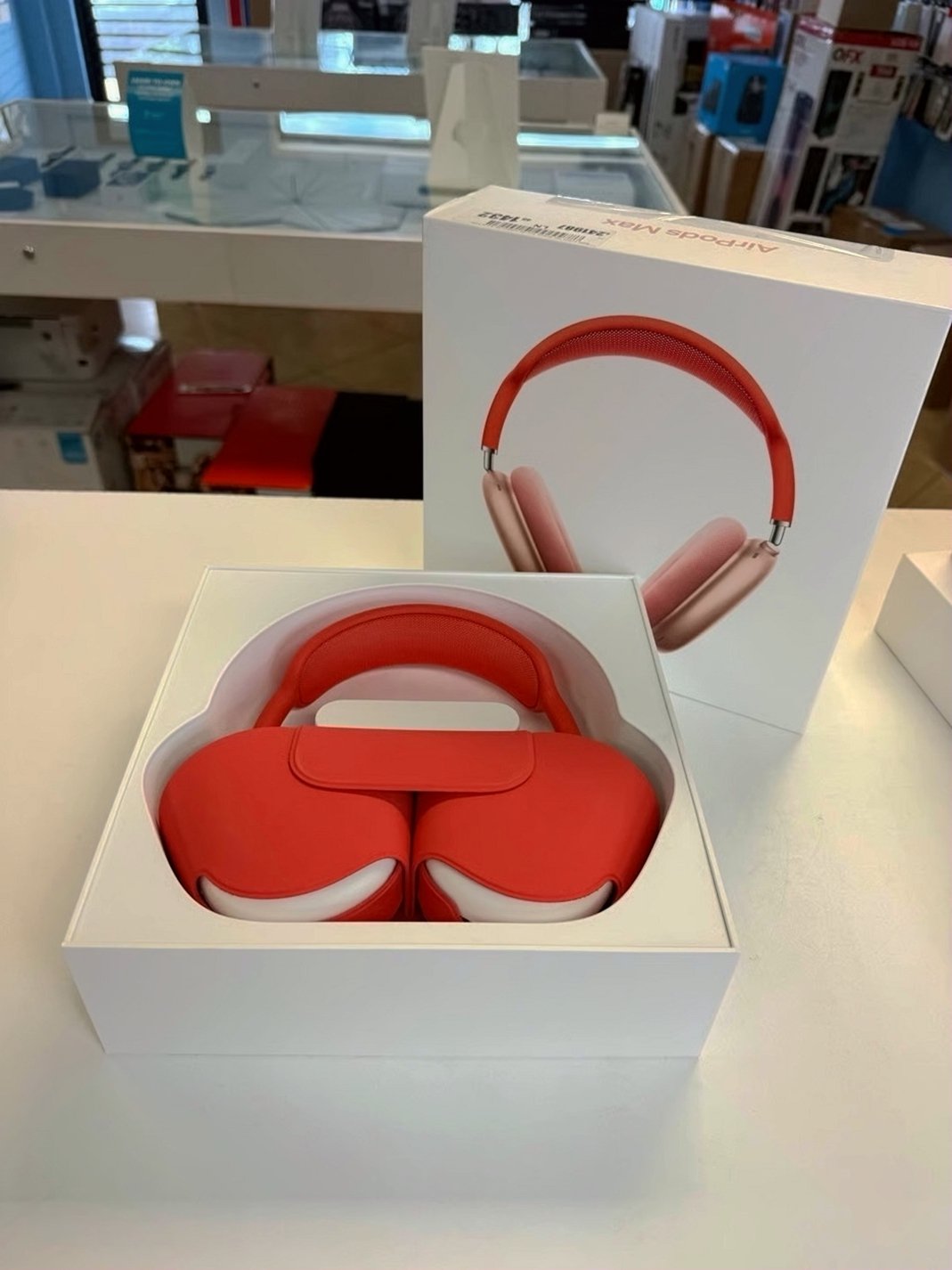 Apple AirPods Max Pink Unlocked Used image 3