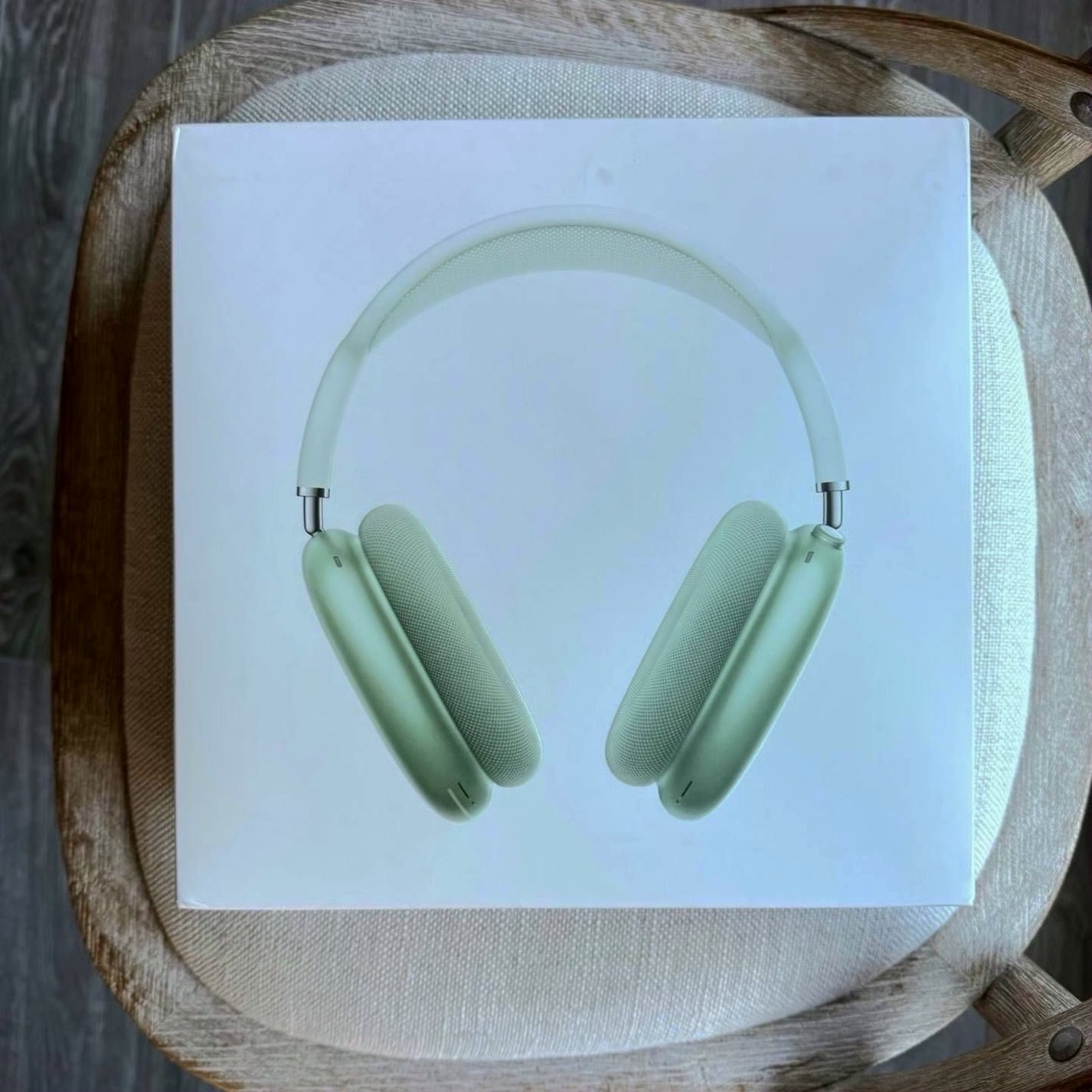 Apple AirPods Max Green Unlocked - Used image 3