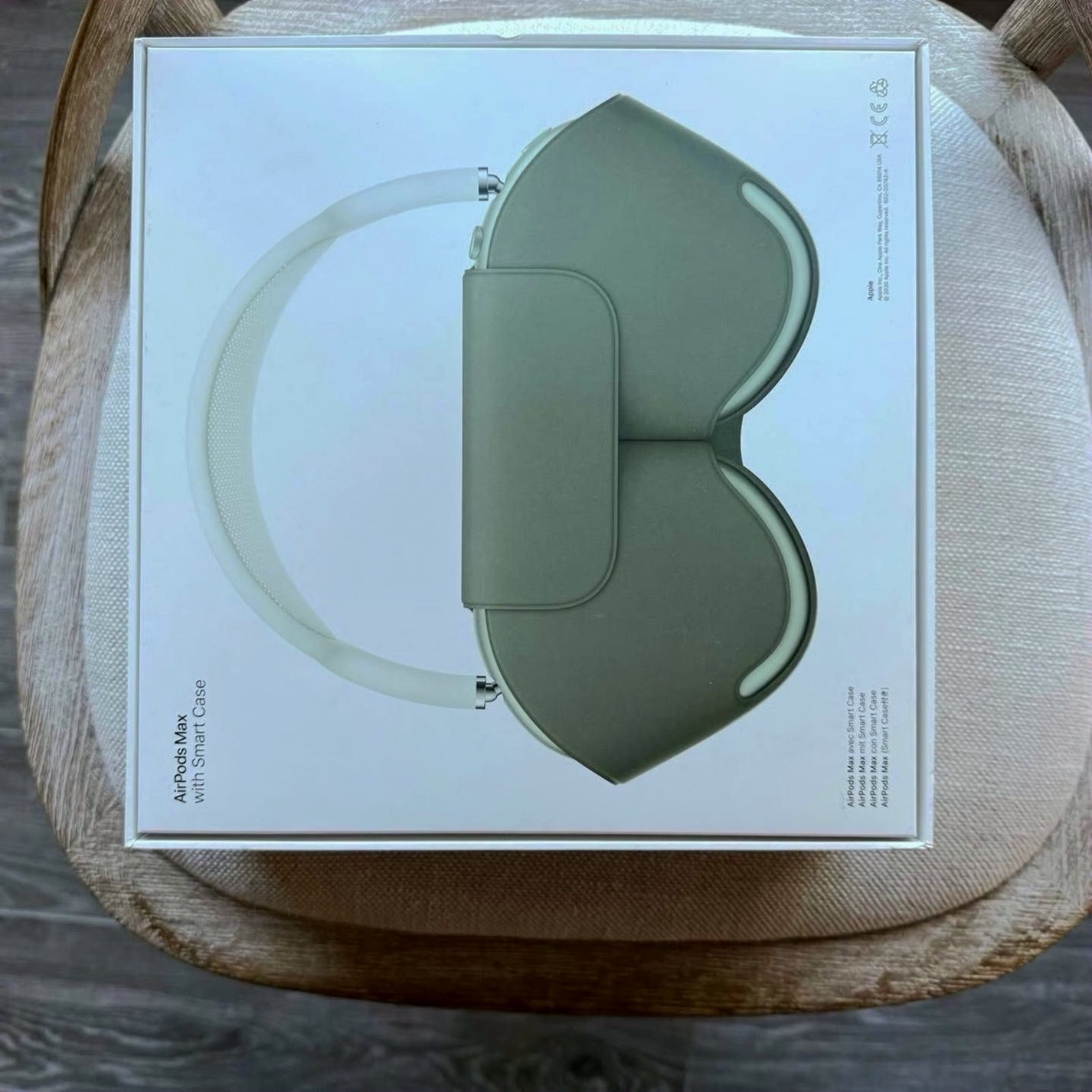 Apple AirPods Max Green Unlocked - Used image 4