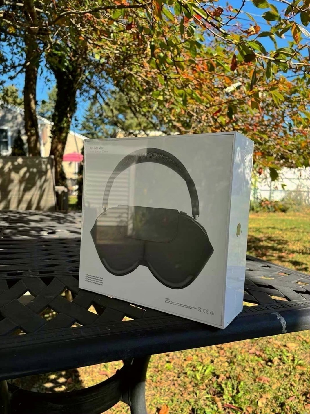 Apple AirPods Max Space Gray Unlocked - Used image 2