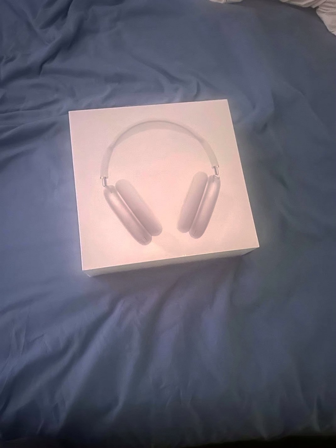 Apple AirPods Max 7Q69 Unlocked - Used image 2