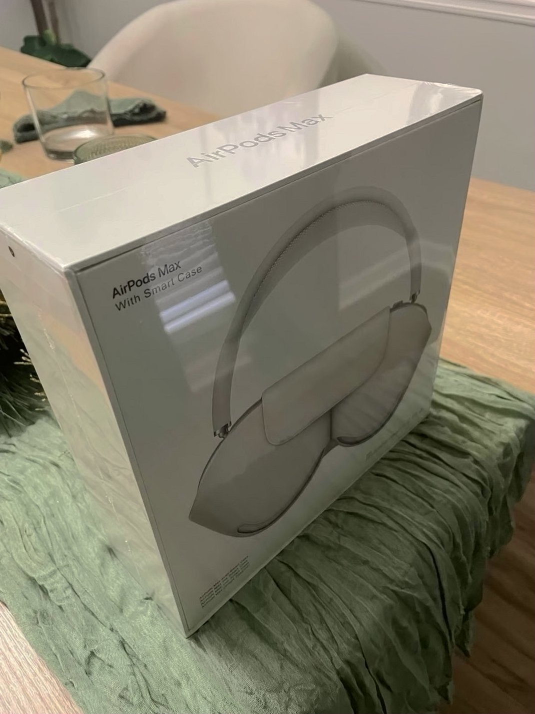 Apple AirPods Max Silver Unlocked - Used image 2