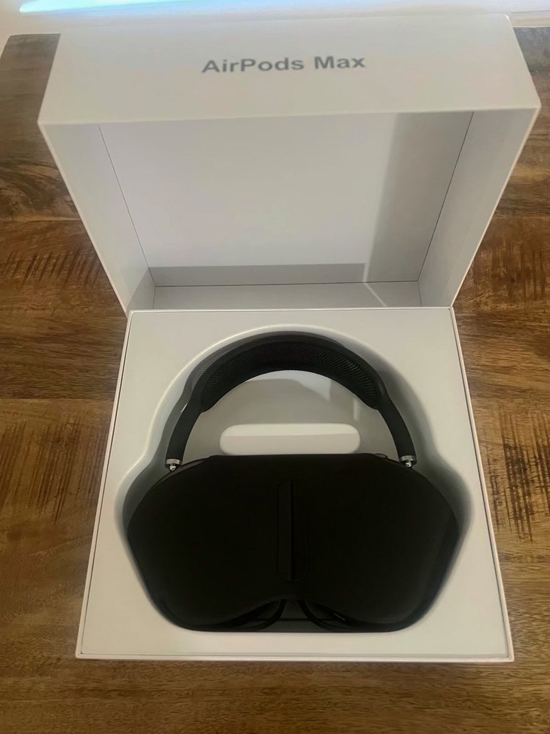 Apple AirPods Max Space Gray Unlocked - Used image 2