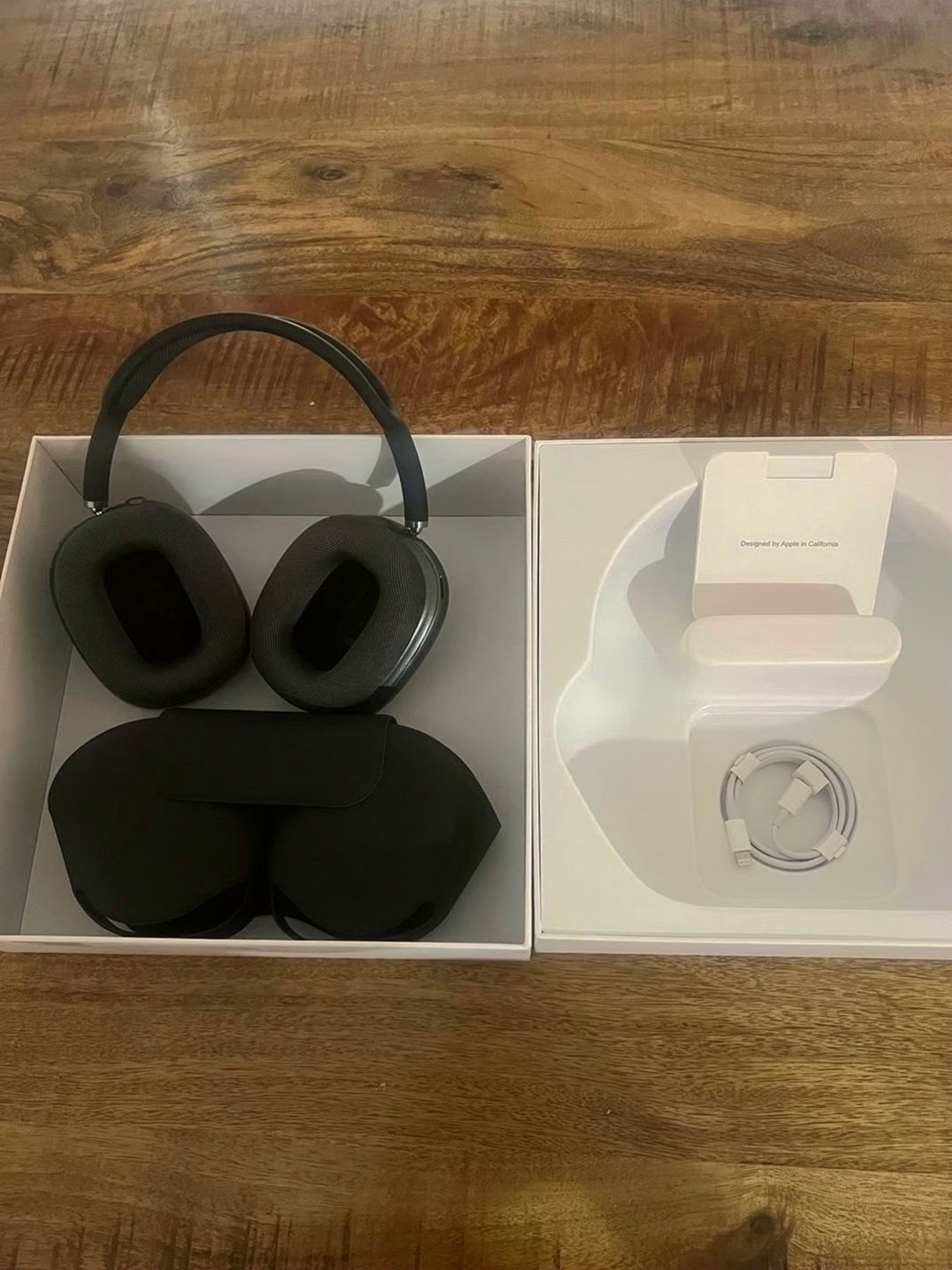 Apple AirPods Max Space Gray Unlocked - Used image 3