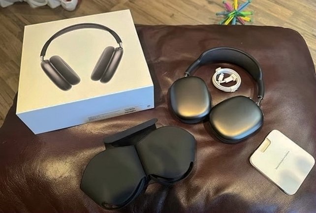 Apple AirPods Max Space Grey Bluetooth Headphones Used