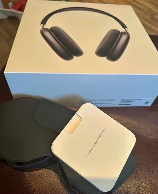 Apple AirPods Max Space Grey Bluetooth Headphones Used image 3