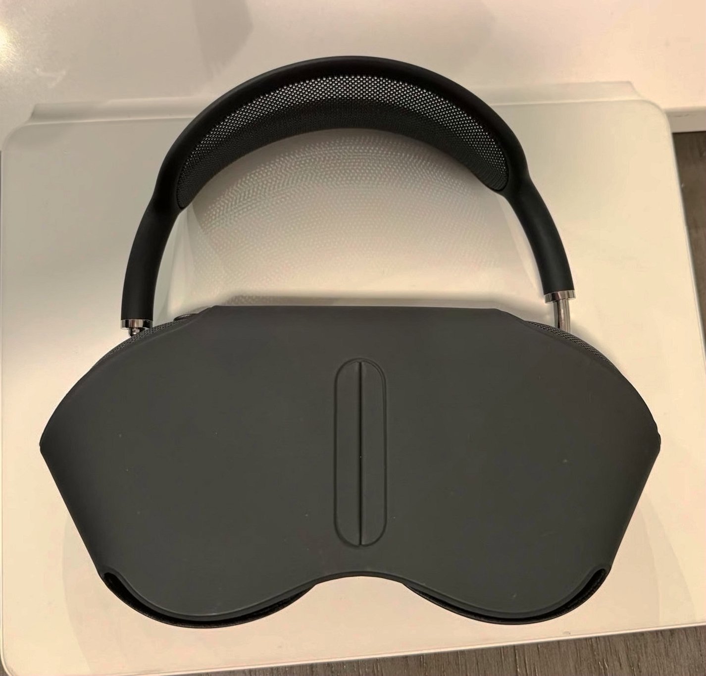 Apple AirPods Max 6A83 Space Gray Unlocked - Used image 4