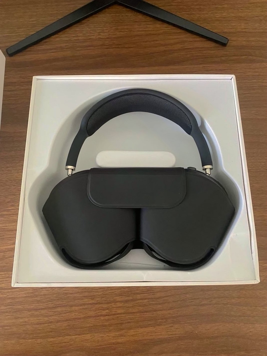 Apple AirPods Max 7R33 Black Used image 4