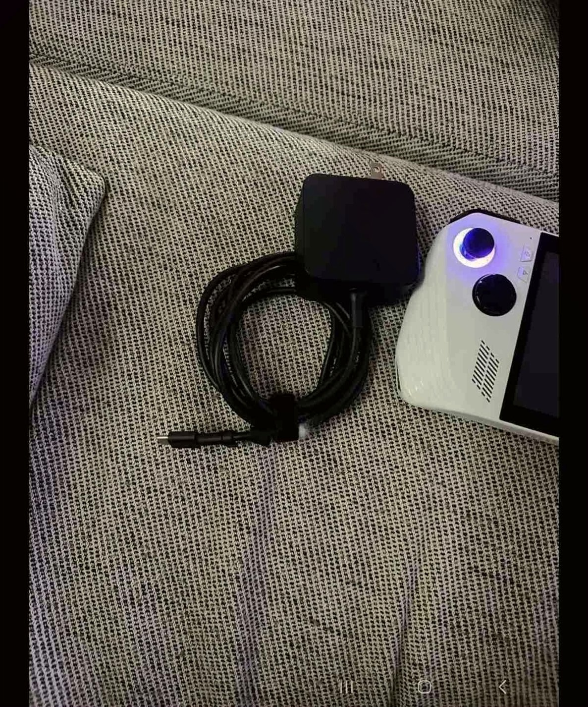 ASUS ROG Ally Z1 Extreme 1TB Used image 3