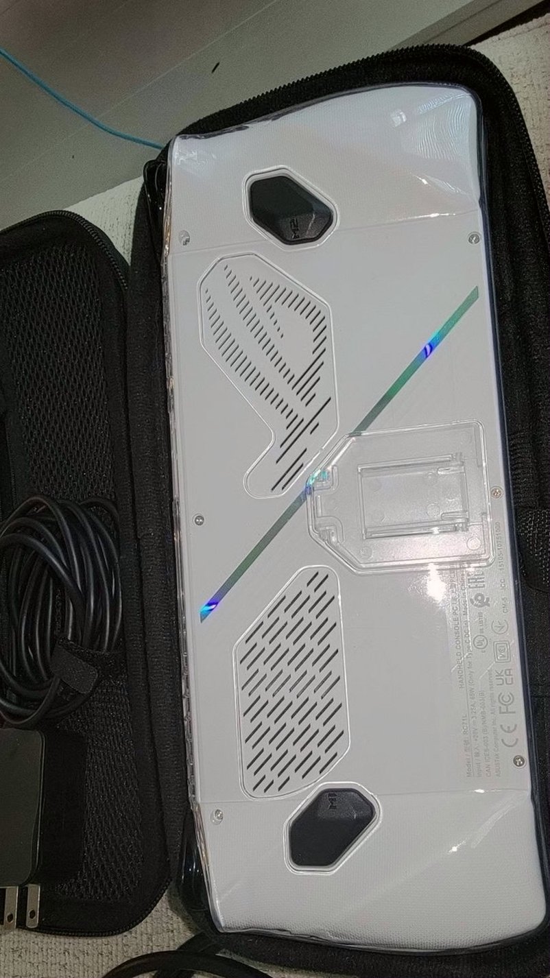 ASUS ROG Ally 3J12 Unlocked Used image 5