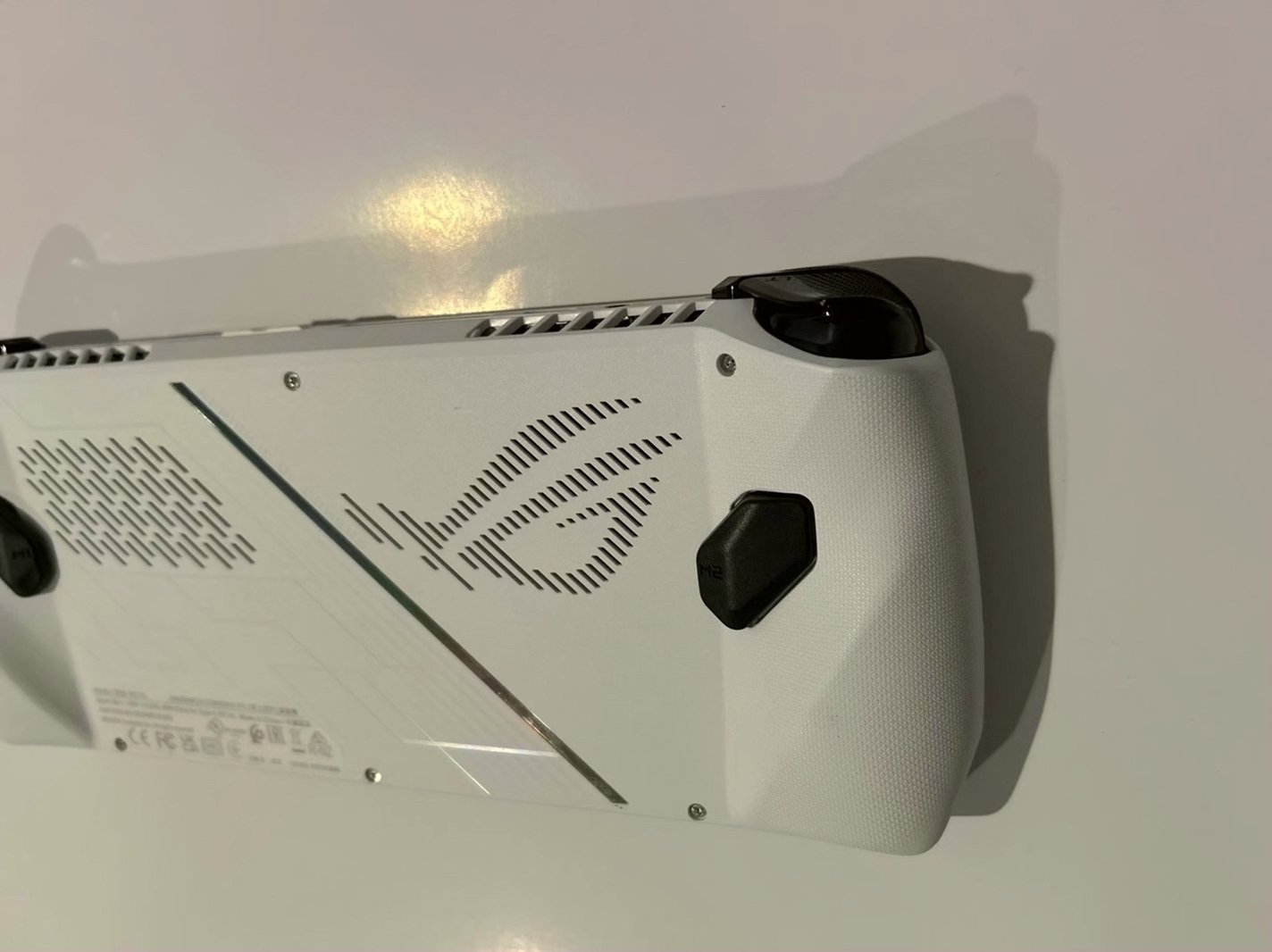 ASUS Rog Ally Z1 Extreme 512GB White Unlocked - Used image 5