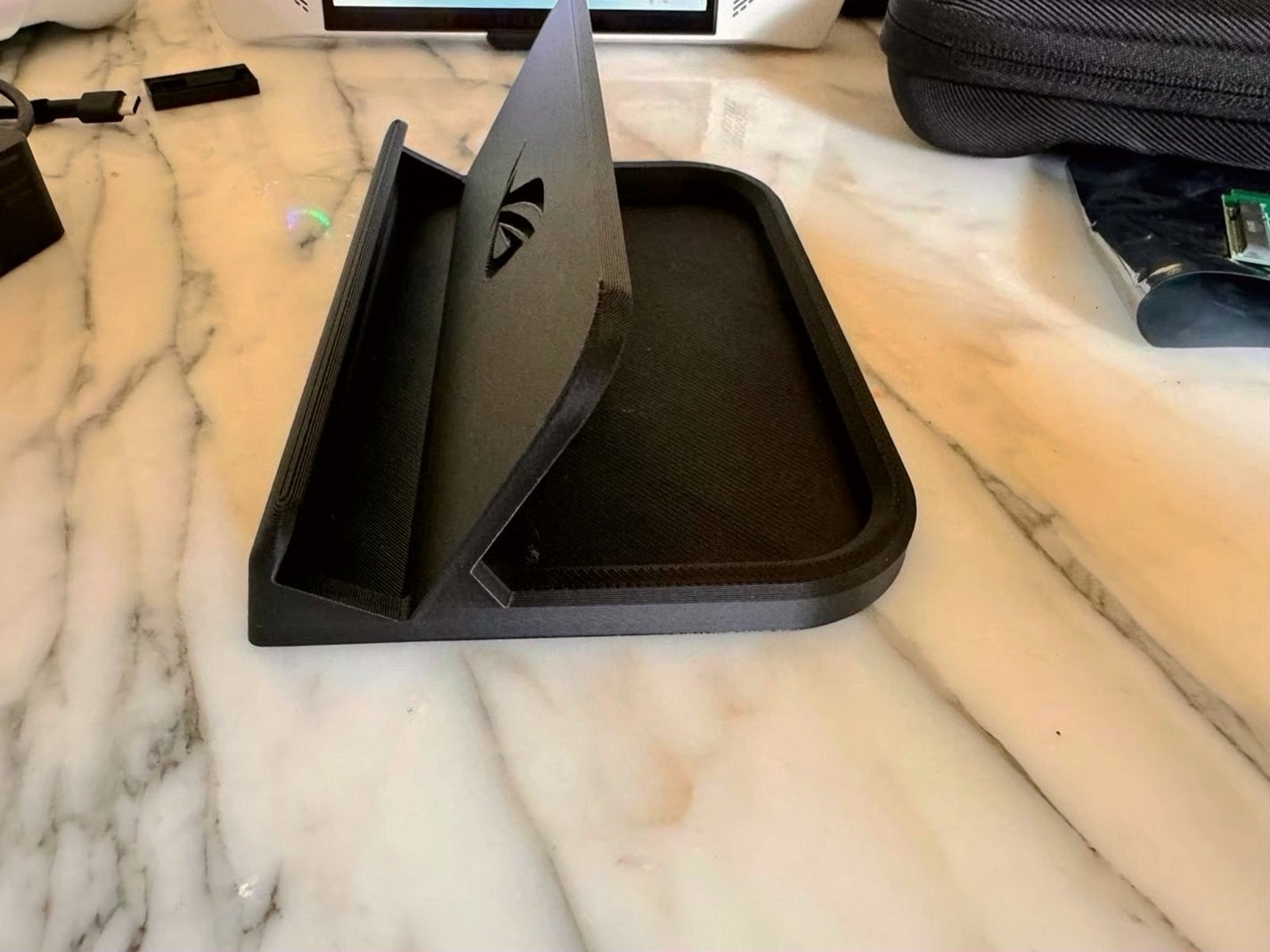 ASUS ROG Ally Z1 Extreme 1TB Bundle Unlocked - Used image 4