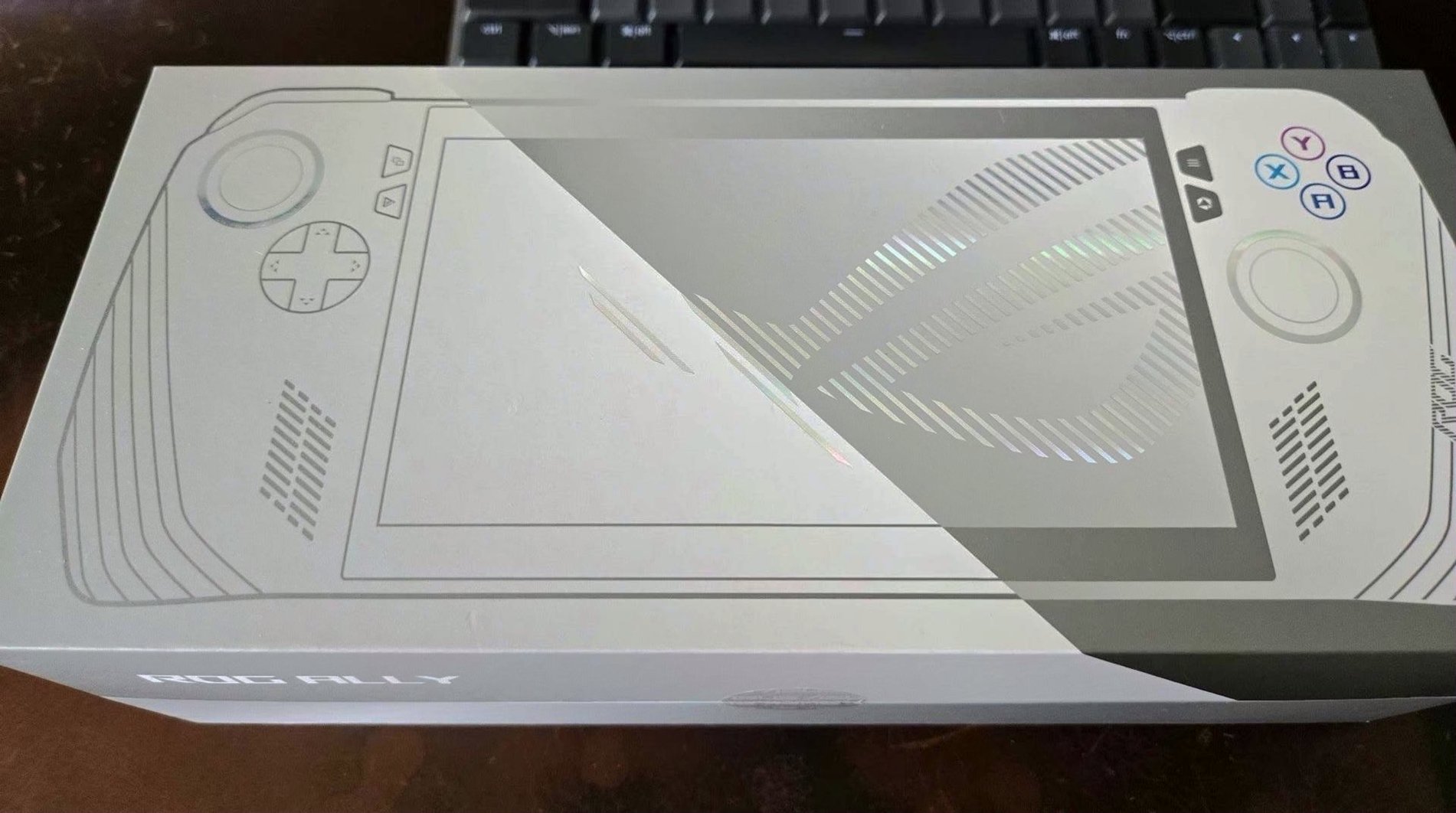 ASUS ROG Ally Z1 Extreme 2TB SSD Unlocked - Used image 3