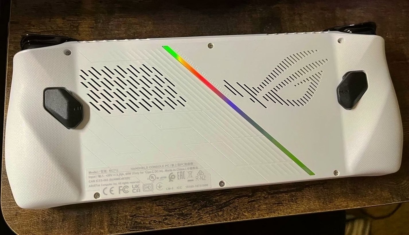 ASUS ROG Ally Z1 Extreme 512GB White Unlocked - Used image 2