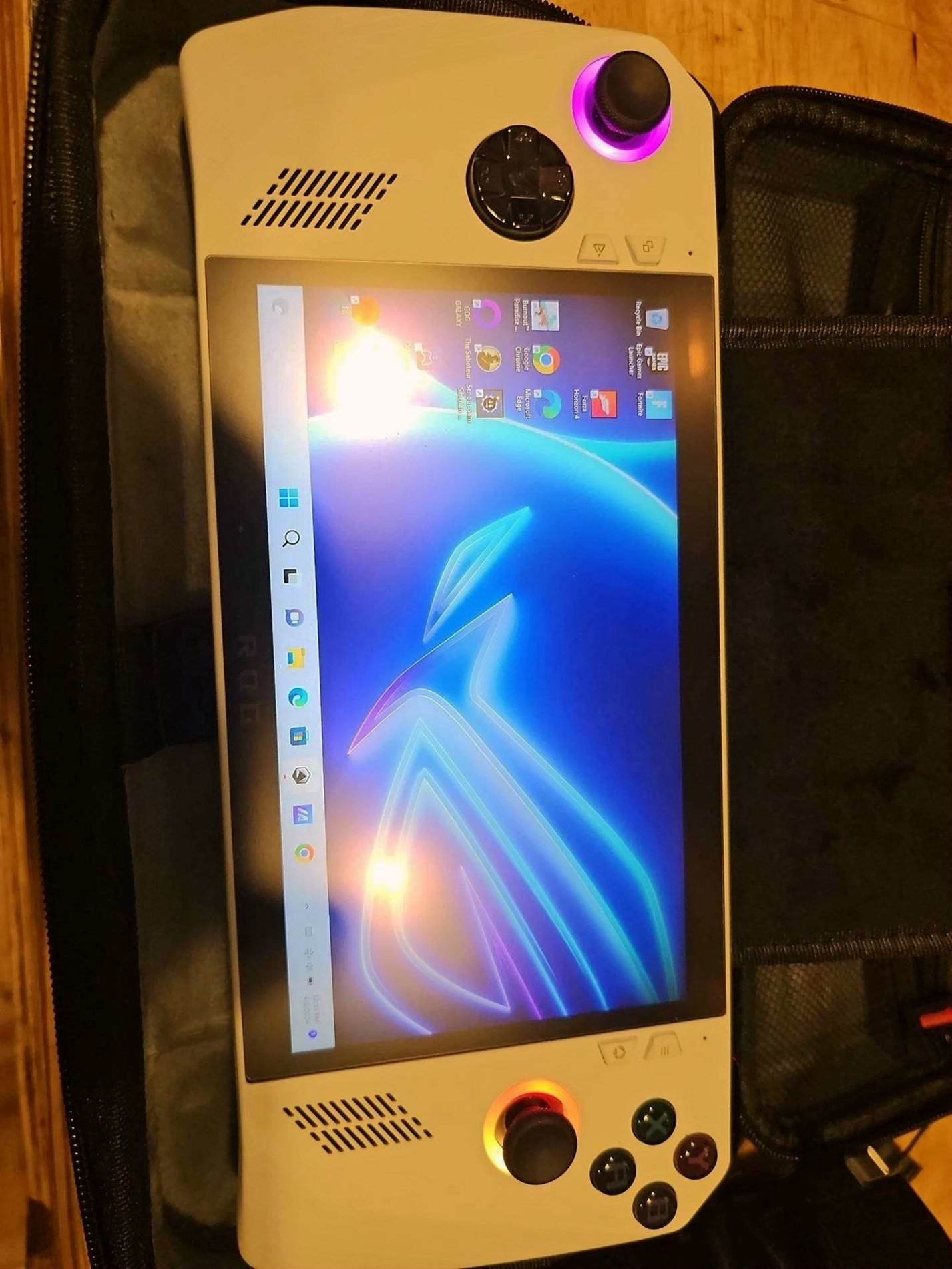 ASUS ROG Ally Z1 Extreme 256GB Unlocked - Used image 2