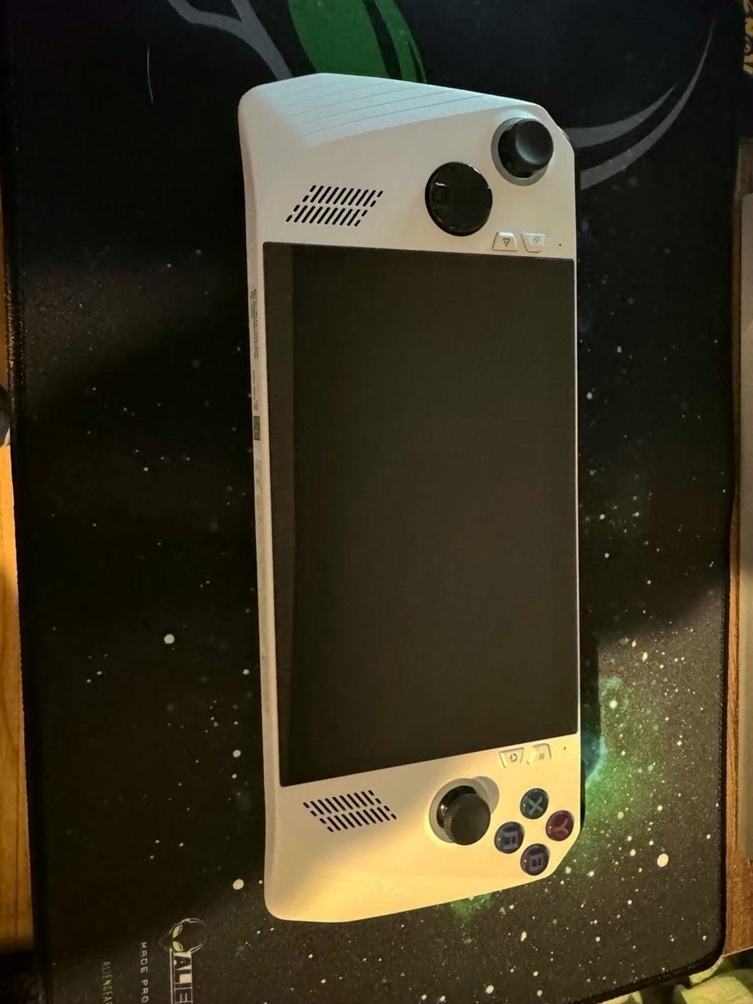 ASUS ROG Ally Z1 Extreme 8Y87 Unlocked - Used image 4