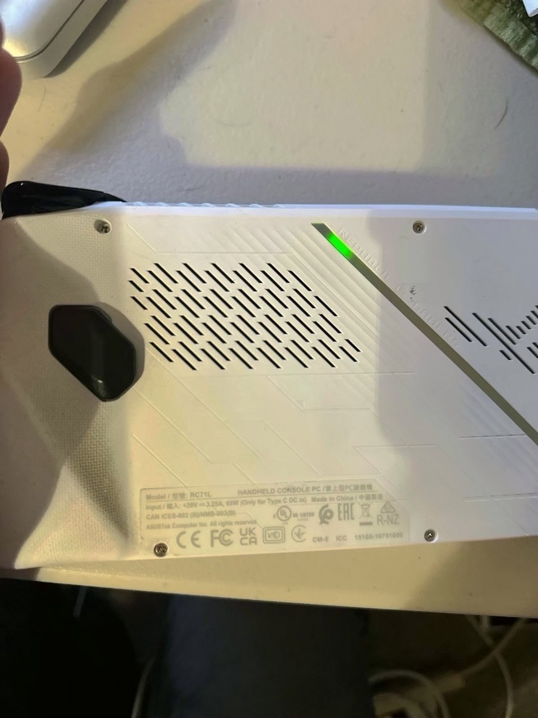ASUS ROG Ally Z1 Extreme 7S69 Unlocked - Used image 3